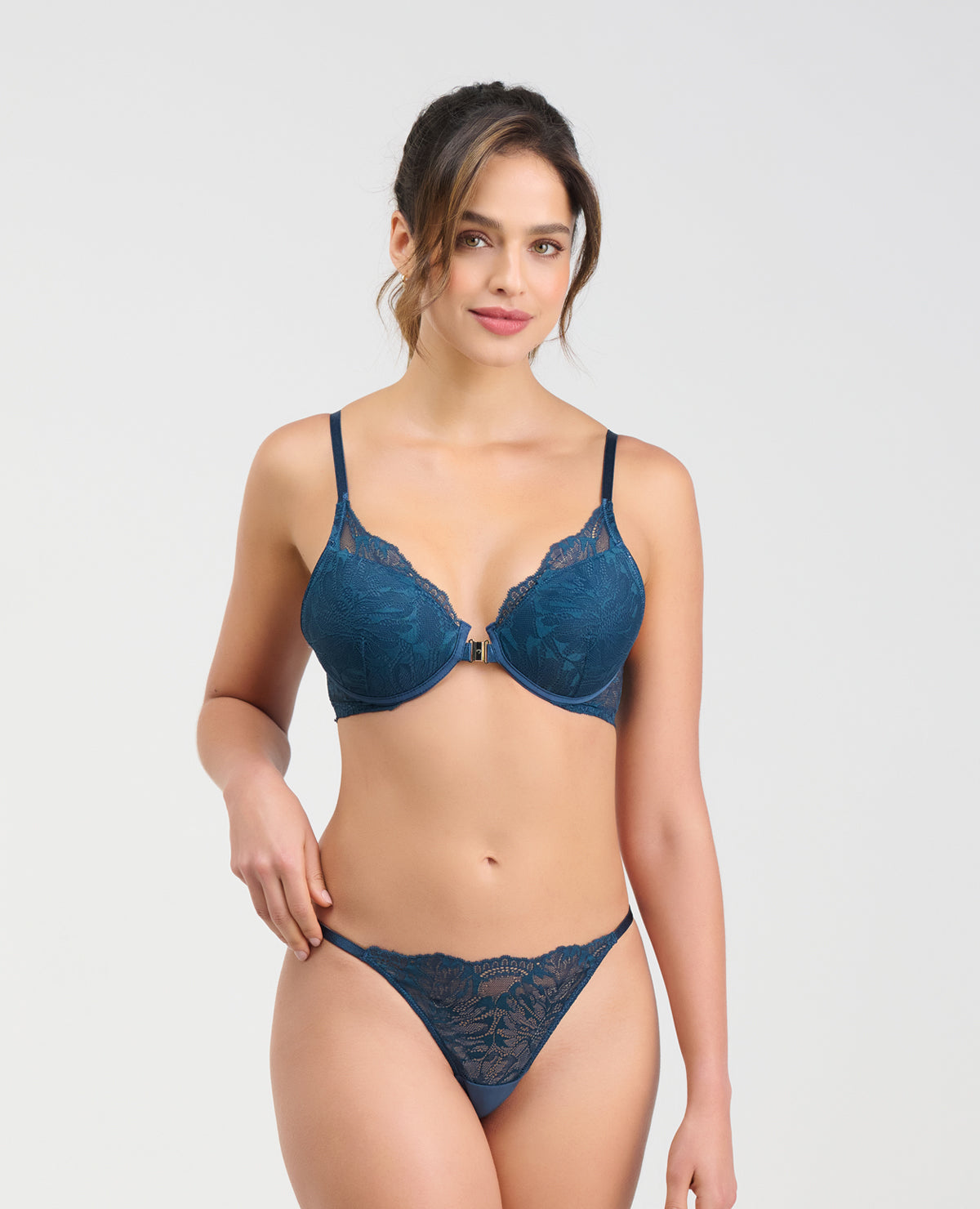 -Abrochadura-Frontal_St Even Colombia_49580