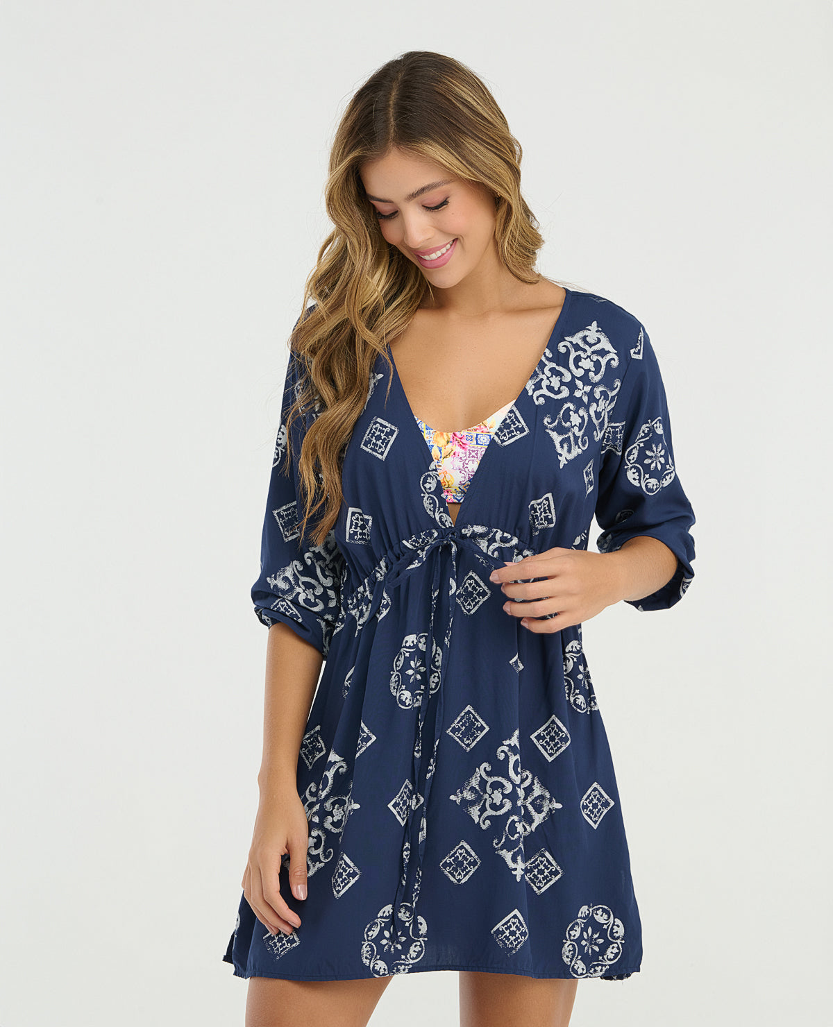 Vestido-Corto-|-Escote-en-V-|-Mangas-3/4_St Even Colombia_99987